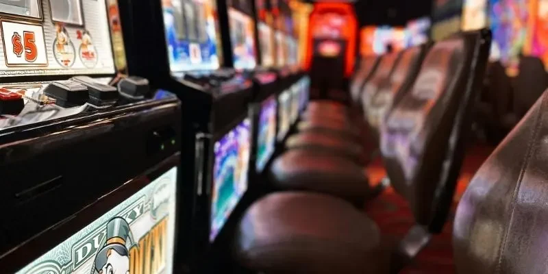 So sánh chất lượng với nền tảng cùng phân khúc